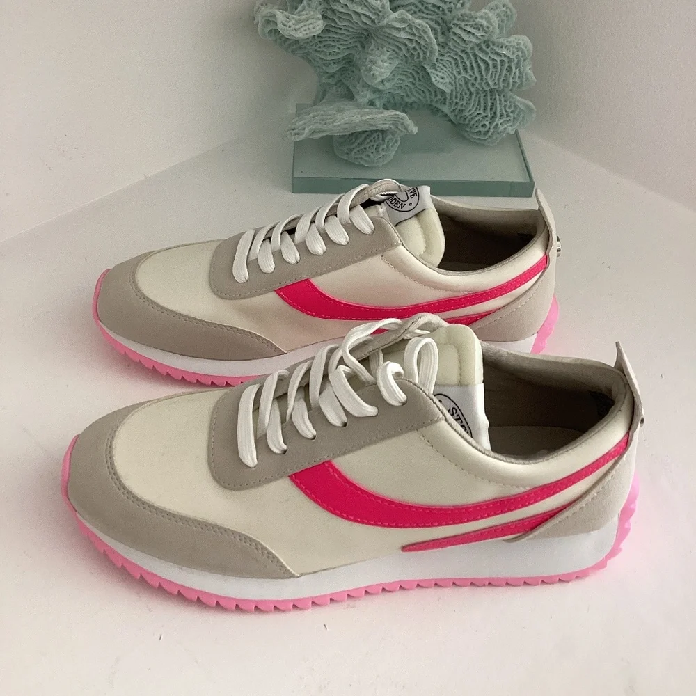 ~HOST PICK~NEW STEVE MADDEN NEUTRAL AND PINK SNEAKERS SHOES Sz 8